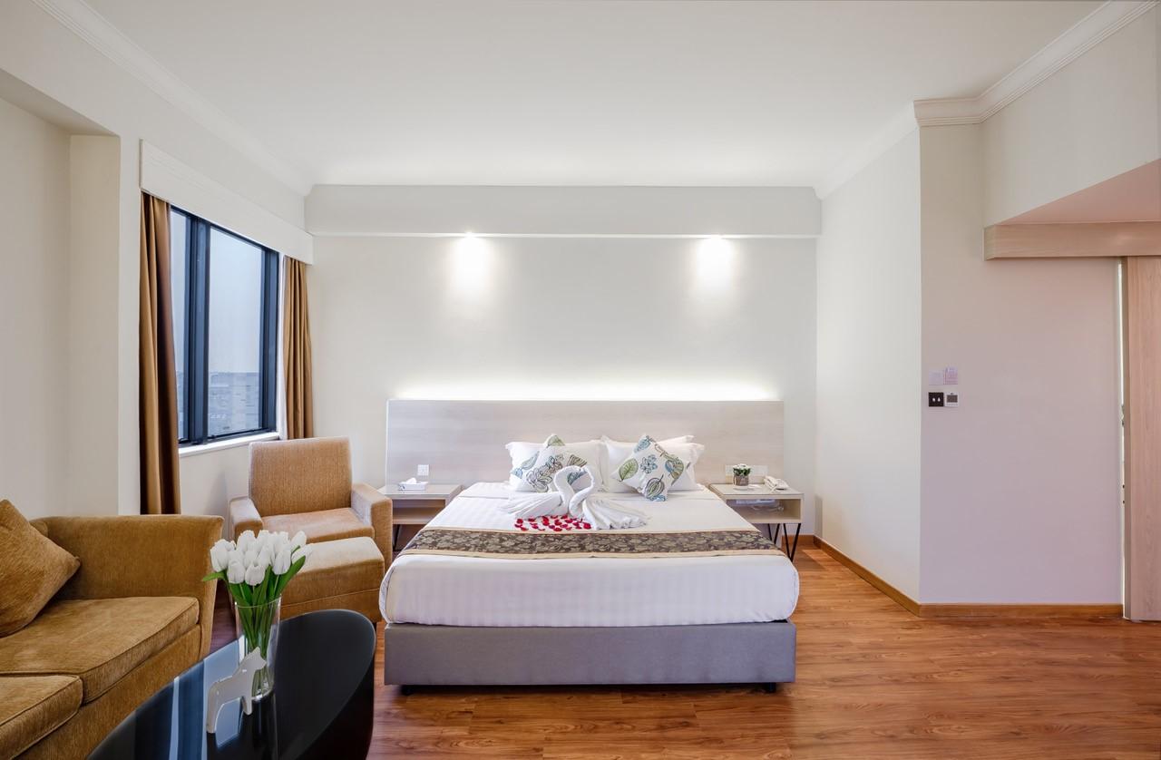 Hotel Crystal Crown Jb