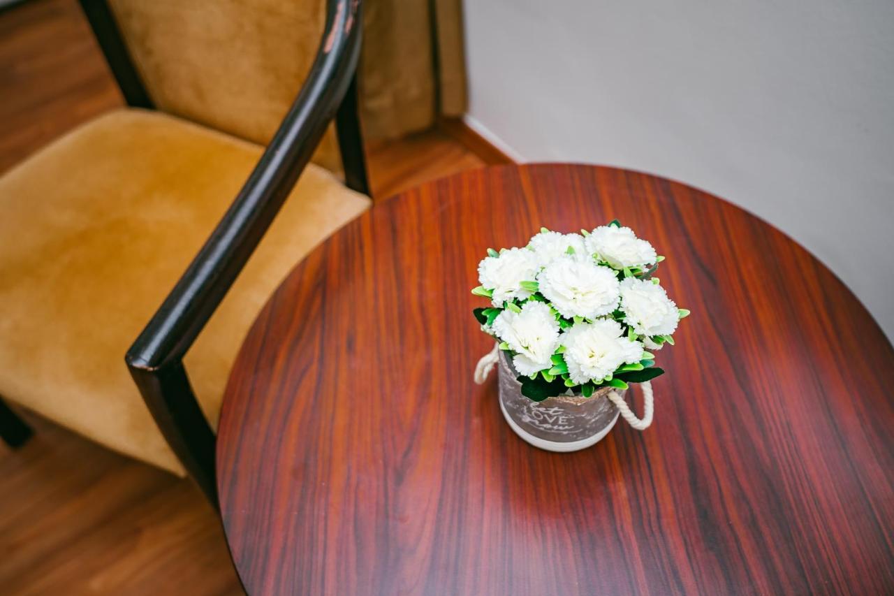 Hotel Crystal Crown Jb