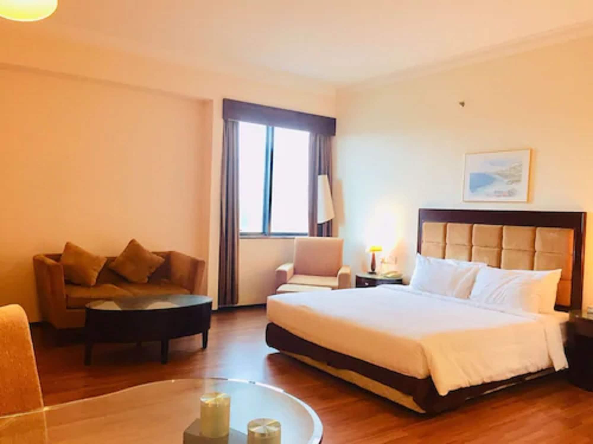 Hotel Crystal Crown Jb 3*