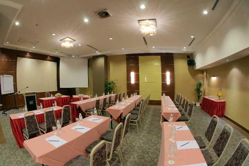 Hotel Crystal Crown Jb